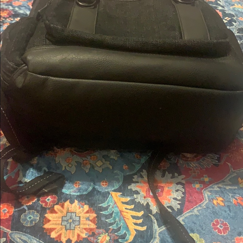 Backpack - Picture 3 of 7